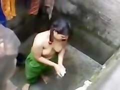 Desi Girl Bathing Nude Nice Boobs